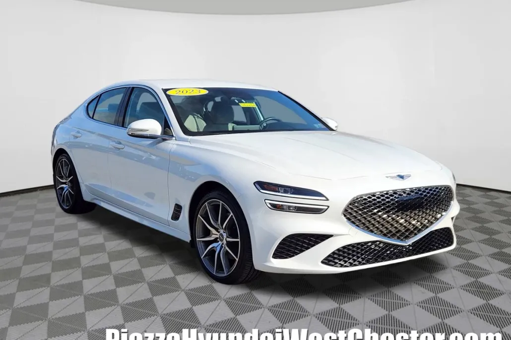 2023 Genesis G70 2.0T photo 1