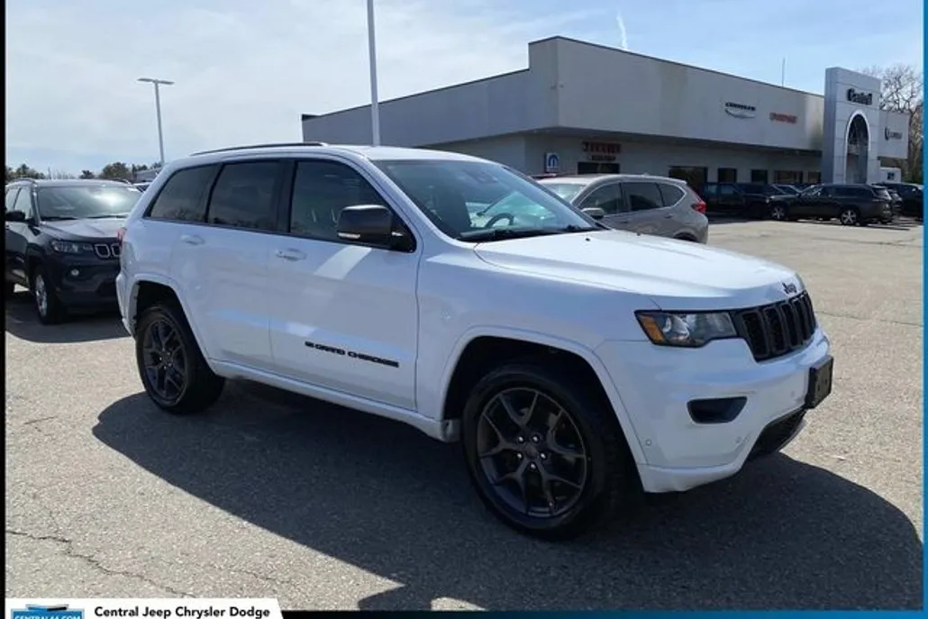 2021 Jeep Grand Cherokee Anniversary Edition photo 1