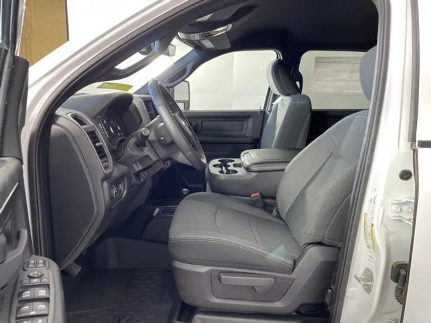 2023 Ram 2500 Tradesman photo 1