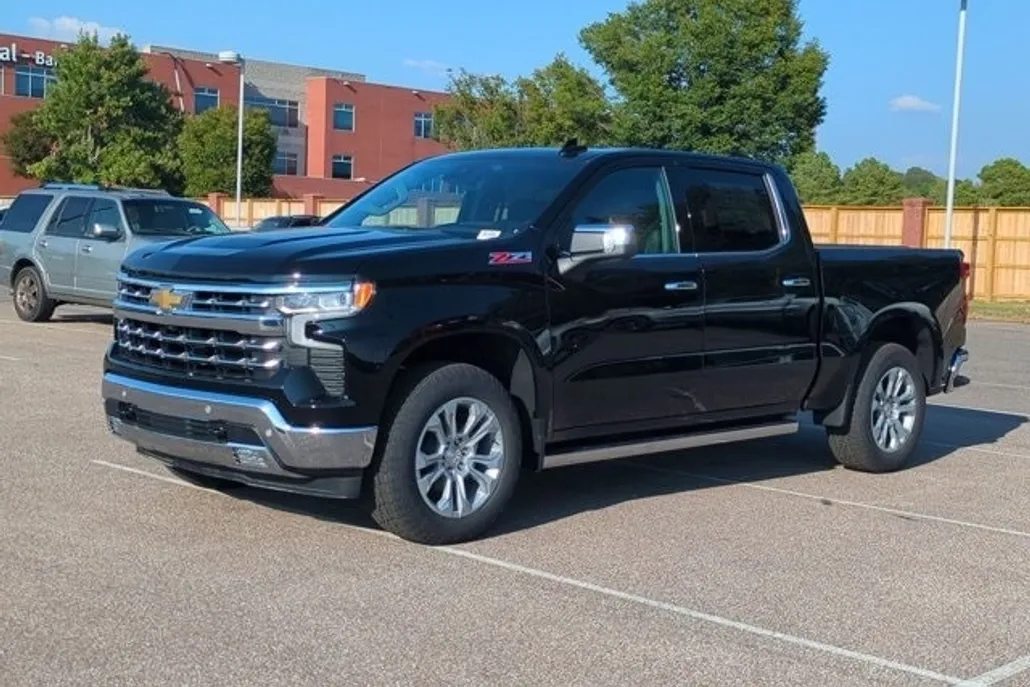 2026 Chevrolet Silverado 1500 LTZ photo 1