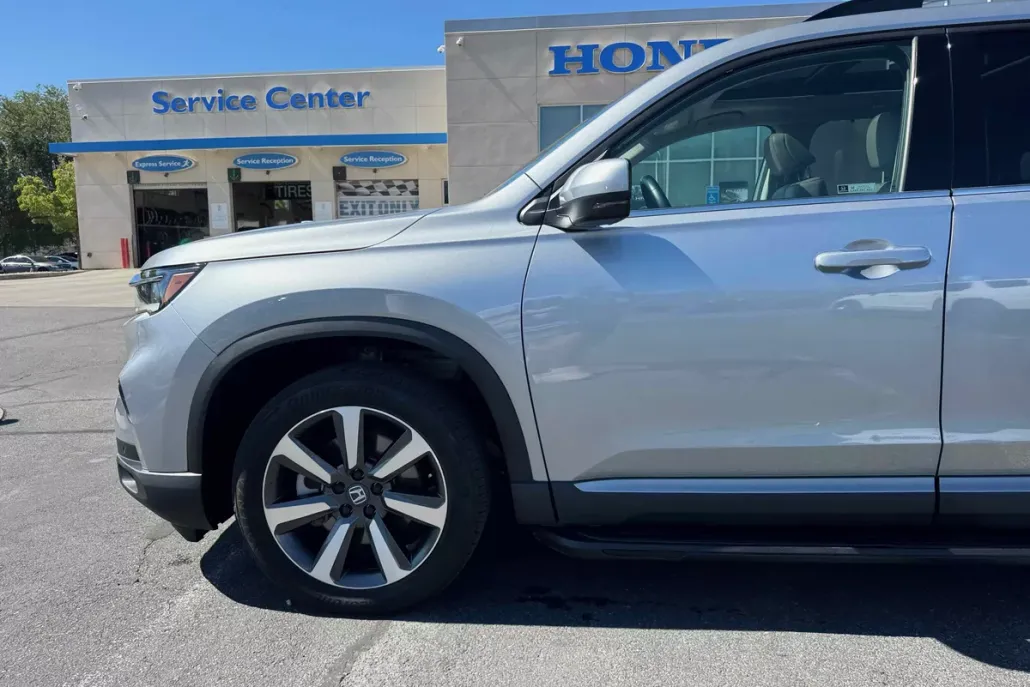 2023 Honda Pilot Touring photo 1
