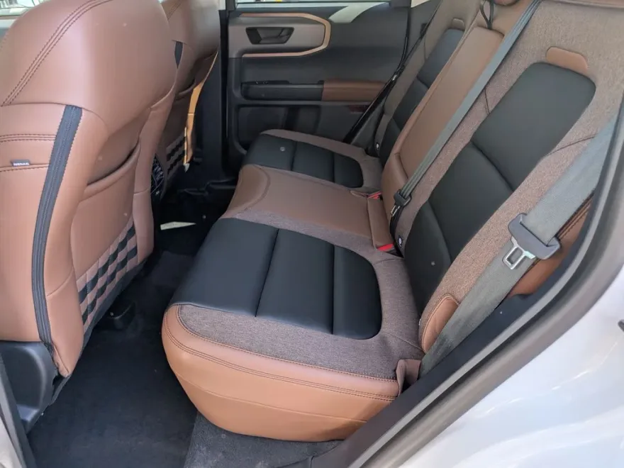 2025 Ford Bronco Sport Outer Banks photo 1