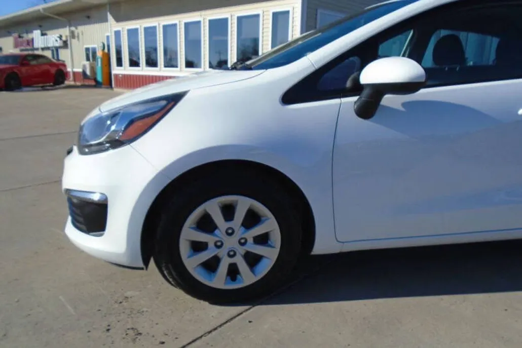 2017 Kia Rio LX photo 1