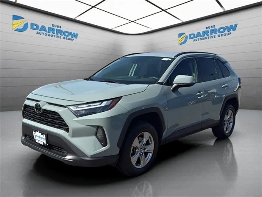 2023 Toyota RAV4 XLE photo 1