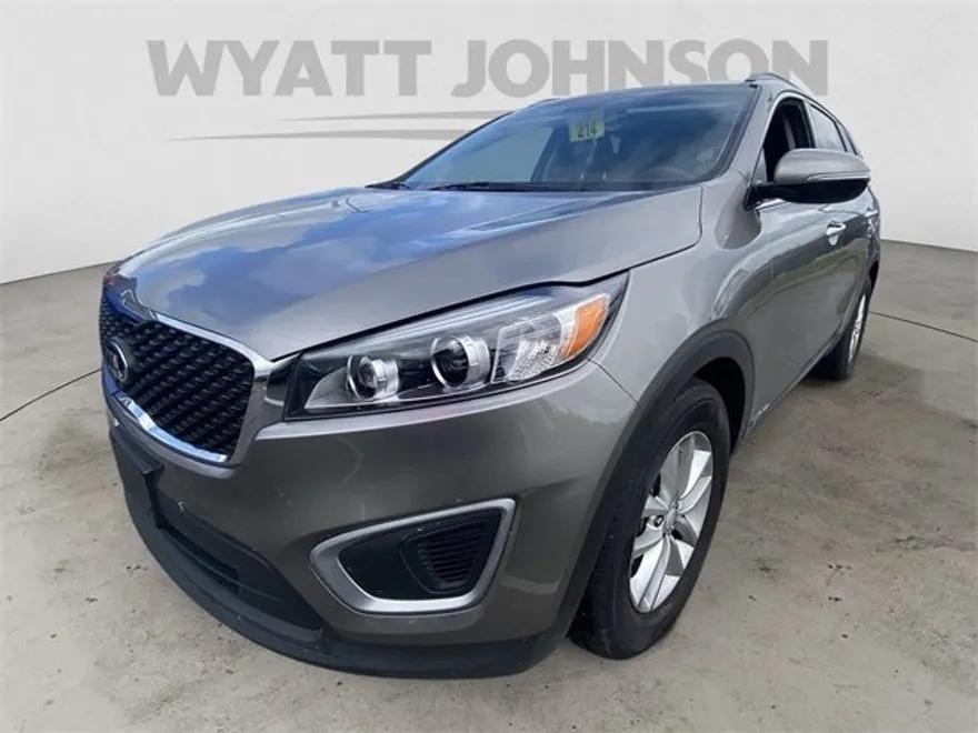2017 Kia Sorento LX photo 1