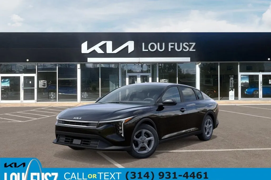 2025 Kia K4 LXS photo 1