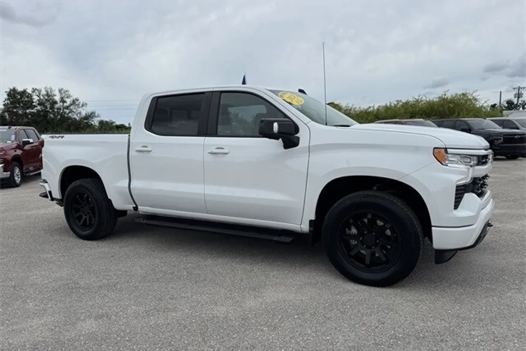 2024 Chevrolet Silverado 1500 RST photo 1
