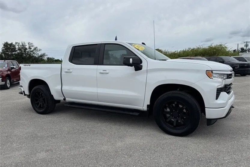 2024 Chevrolet Silverado 1500 RST photo 1