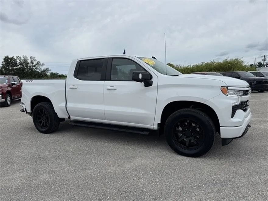 2024 Chevrolet Silverado 1500 RST photo 1
