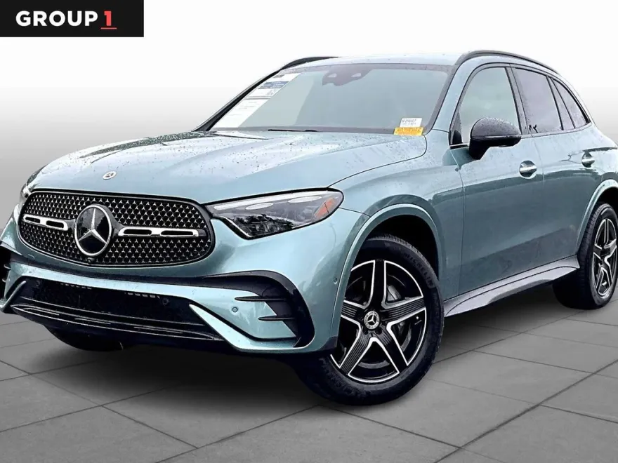 2025 Mercedes Benz GLC 300 4MATIC photo 1