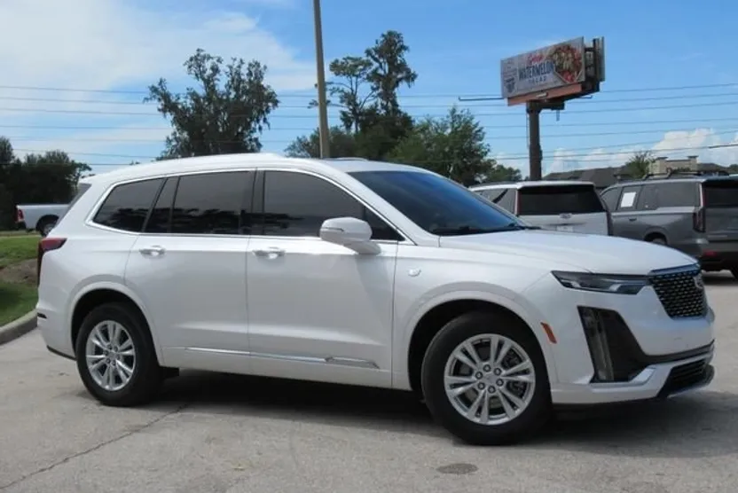 2021 Cadillac XT6 Luxury photo 1