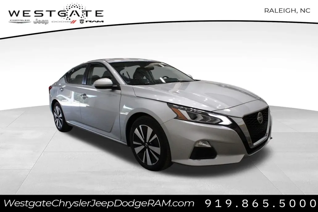 2022 Nissan Altima 2.5 SV photo 1
