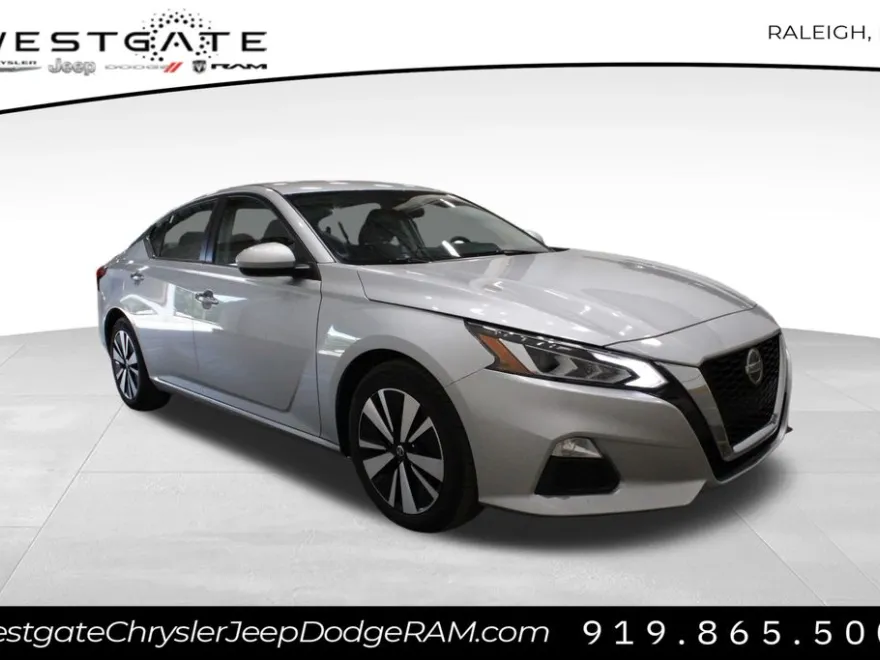 2022 Nissan Altima 2.5 SV photo 1