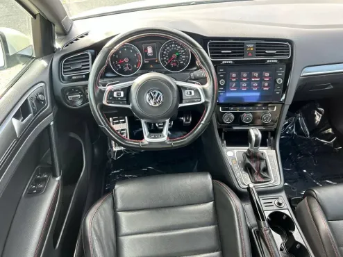 2019 Volkswagen Golf GTI Rabbit SE Autobahn photo 4