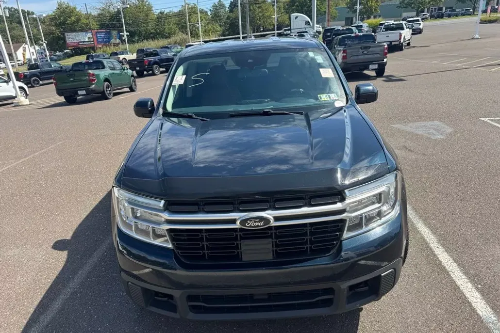 2022 Ford Maverick Lariat photo 1