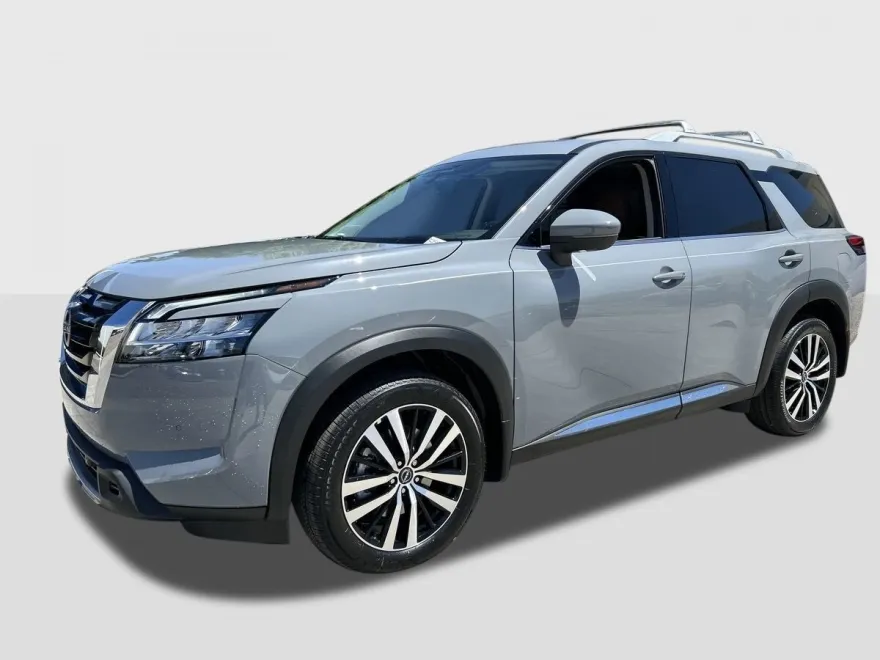 2025 Nissan Pathfinder Platinum photo 1