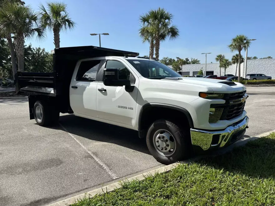 2024 Chevrolet Silverado 3500HD Work Truck photo 1