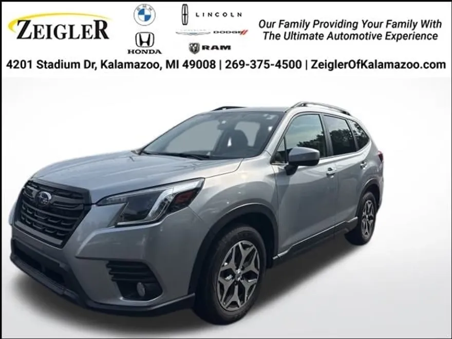 2022 Subaru Forester Premium photo 1