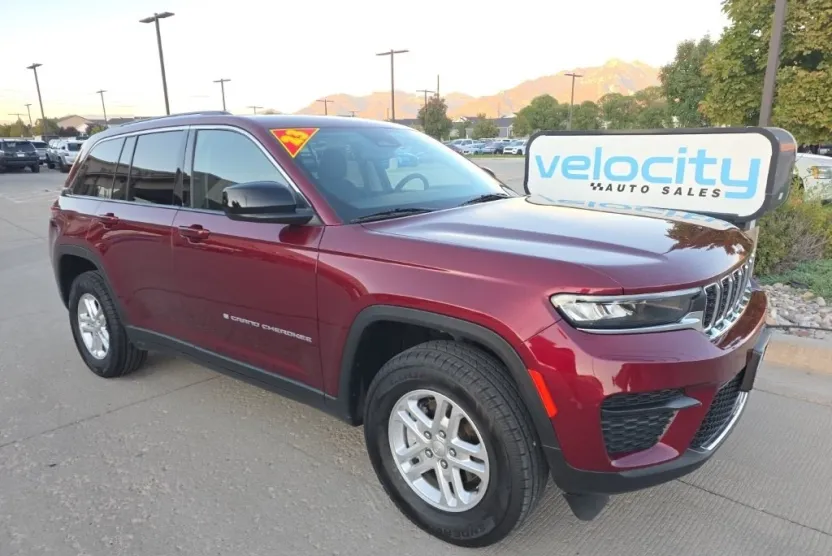 2023 Jeep Cherokee Laredo Altitude photo 1