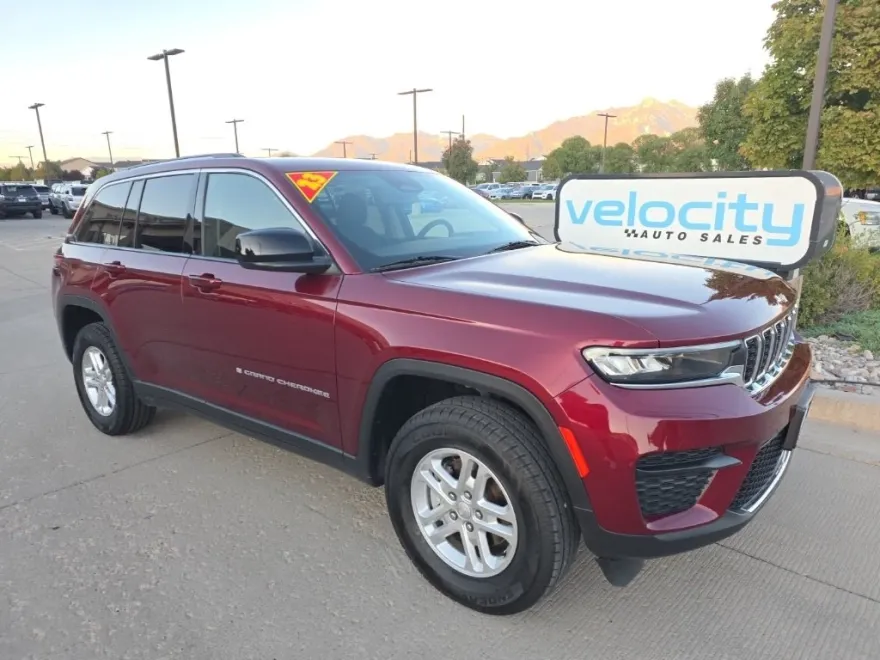 2023 Jeep Cherokee Laredo Altitude photo 1