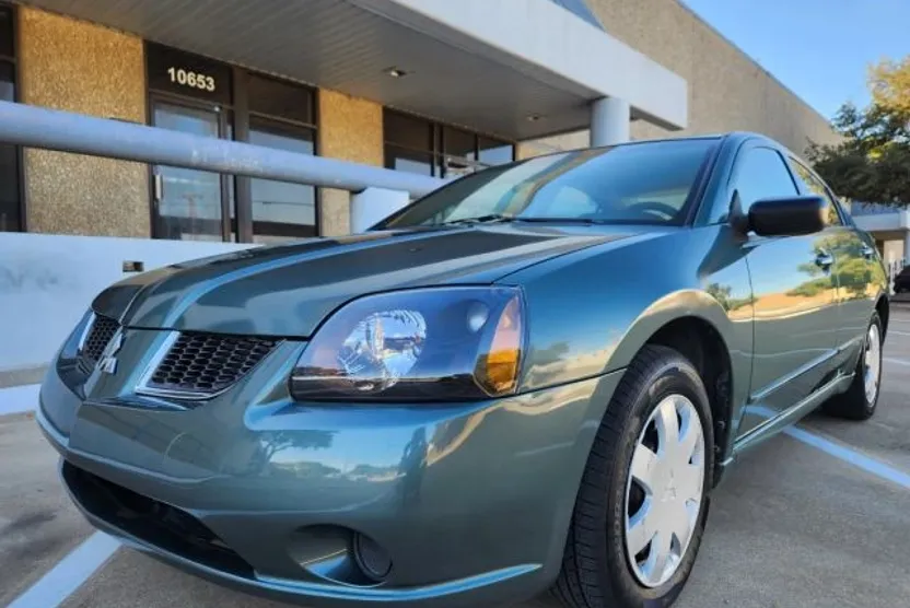 2004 Mitsubishi Galant LS photo 1