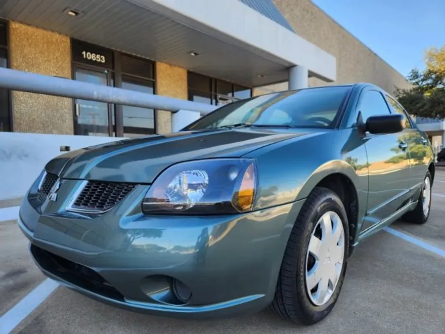 2004 Mitsubishi Galant LS photo 1