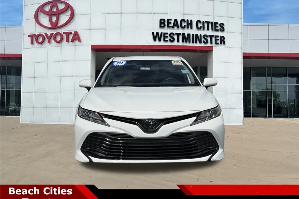 2020 Toyota Camry LE photo 1