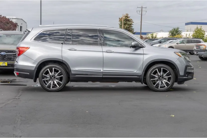 2019 Honda Pilot Elite photo 1