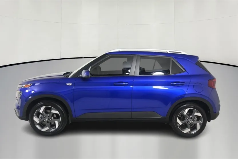 2025 Hyundai Venue SEL photo 1
