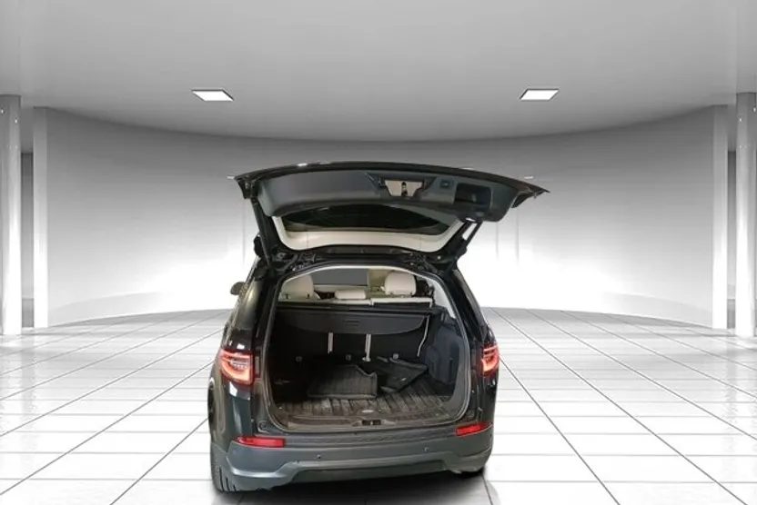 2021 Land Rover Discovery Sport S photo 1