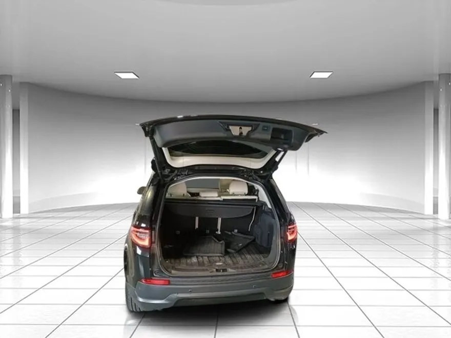 2021 Land Rover Discovery Sport S photo 1