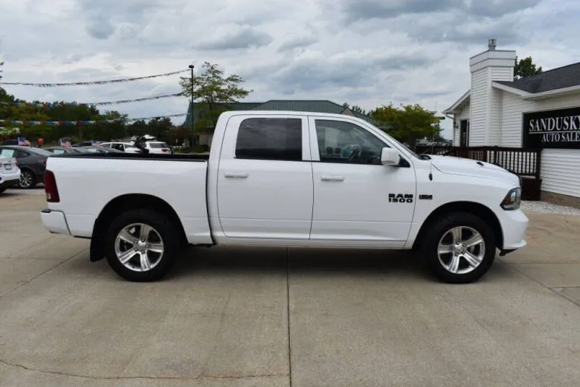 2018 Ram 1500 Sport photo 1