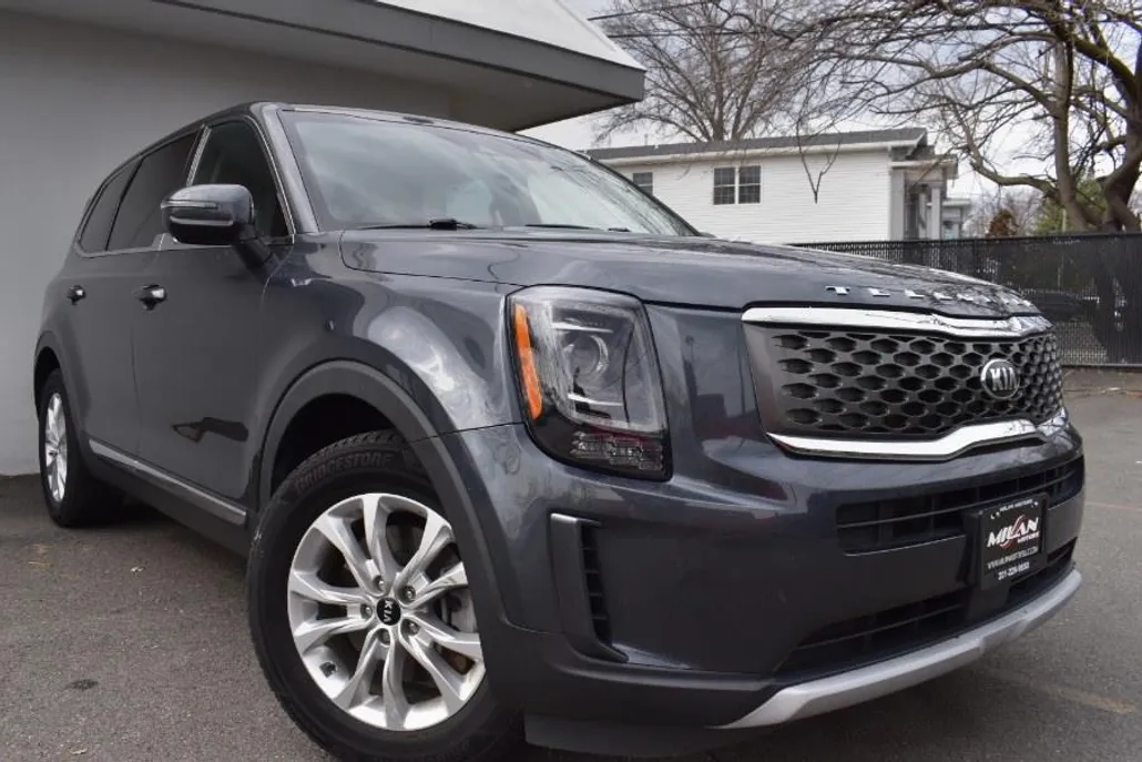 2020 Kia Telluride LX photo 1