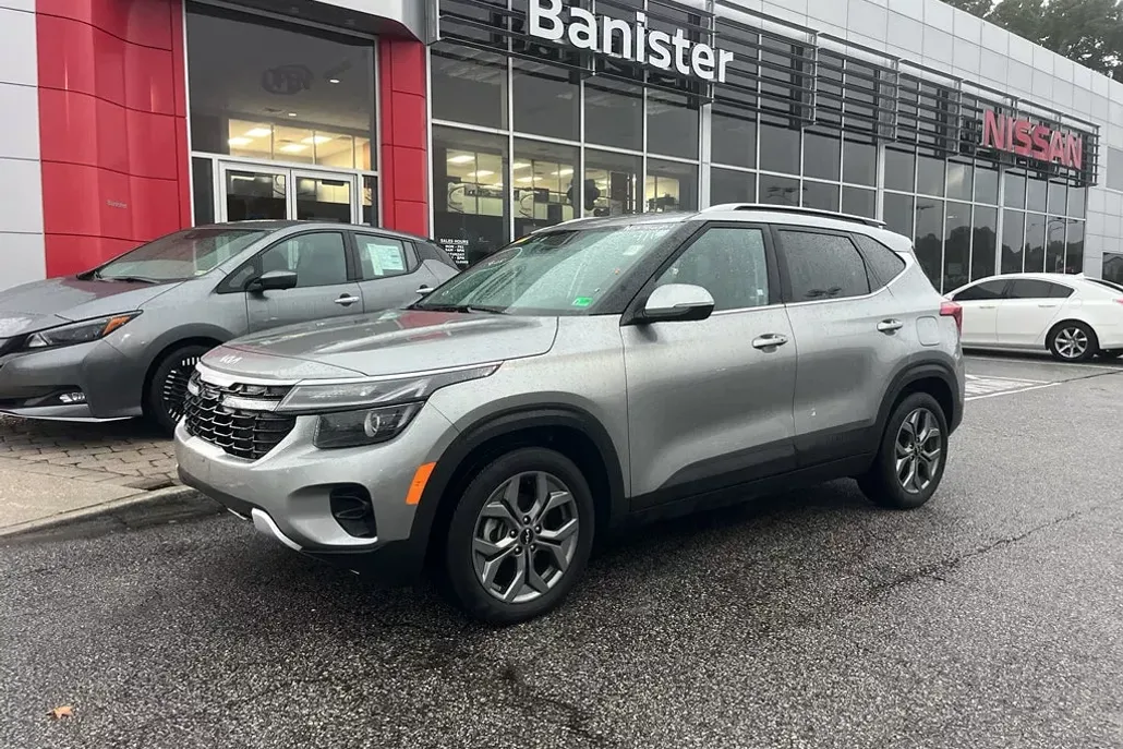 2024 Kia Seltos S photo 1