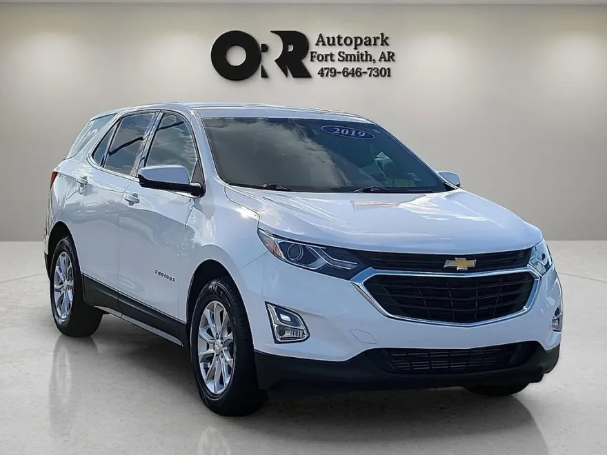 2019 Chevrolet Equinox LT photo 1