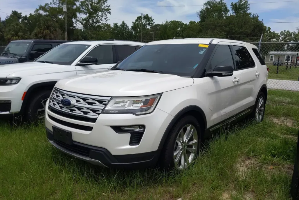 2019 Ford Explorer XLT photo 1
