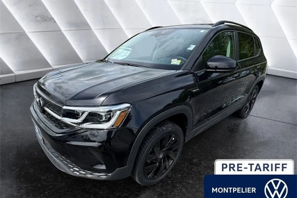 2024 Volkswagen Taos SE photo 1