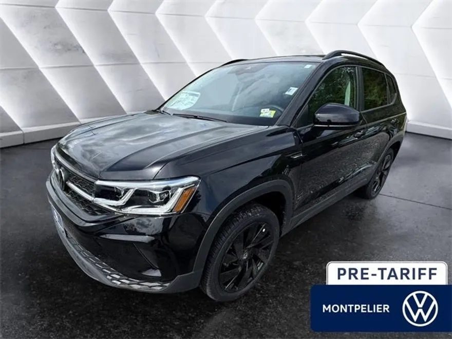 2024 Volkswagen Taos SE photo 1