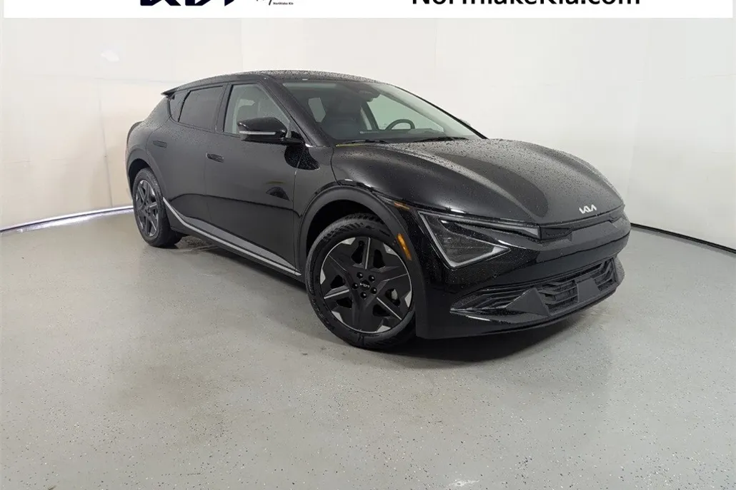 2025 Kia EV6 Light photo 1