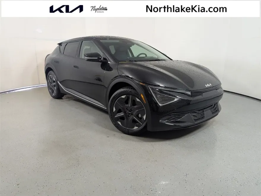 2025 Kia EV6 Light photo 1