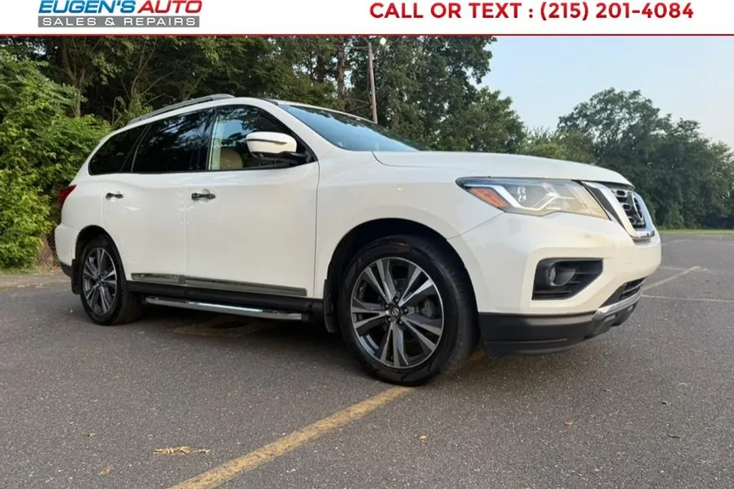 2019 Nissan Pathfinder 4x4 SV photo 1