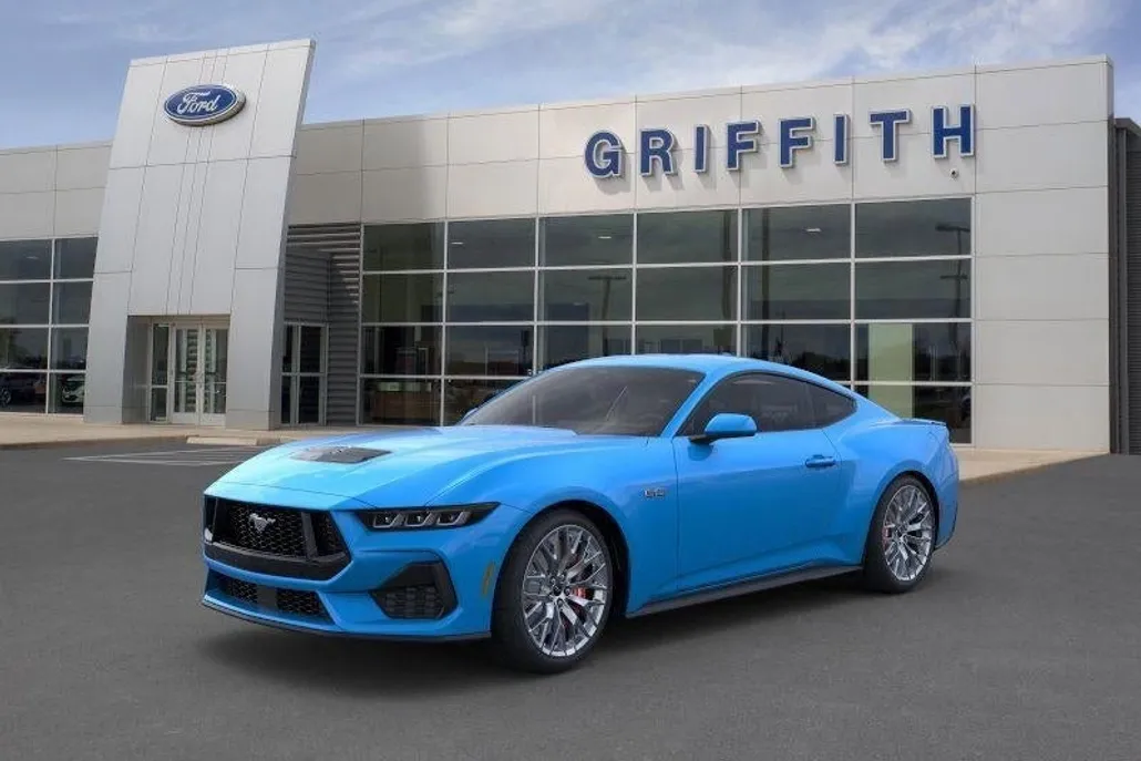 2025 Ford Mustang GT photo 1