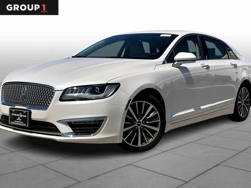 2019 Lincoln MKZ Standard photo 1