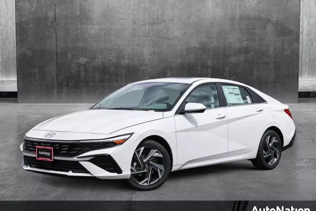 2025 Hyundai Elantra SEL Convenience photo 1
