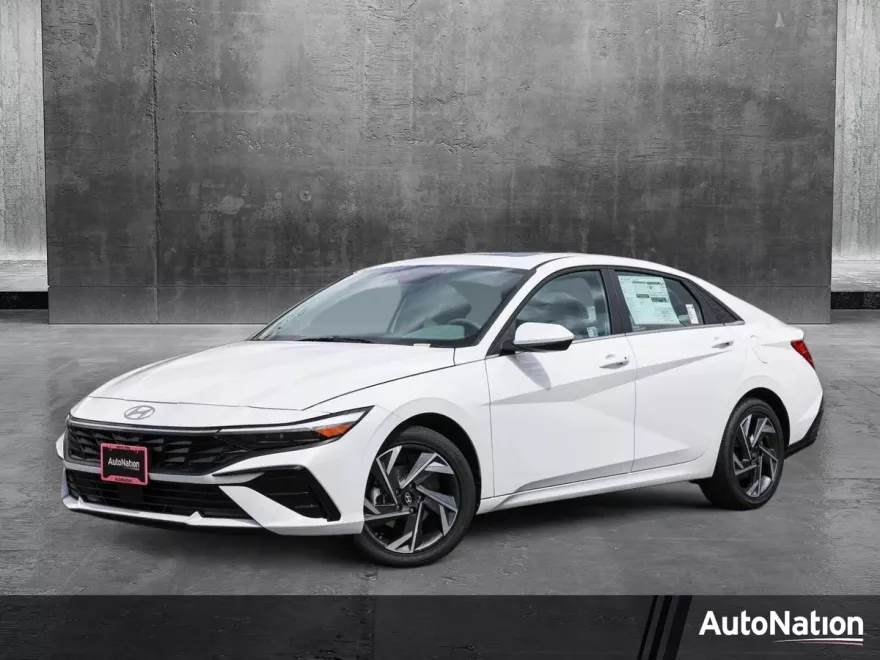 2025 Hyundai Elantra SEL Convenience photo 1