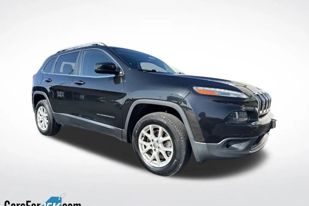 2016 Jeep Cherokee Latitude photo 1