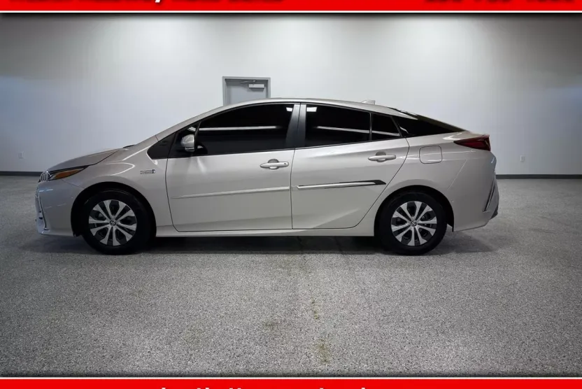 2021 Toyota Prius Prime photo 1