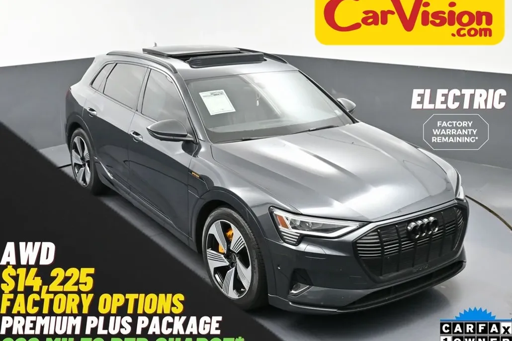2022 Audi e-tron Premium Plus photo 1