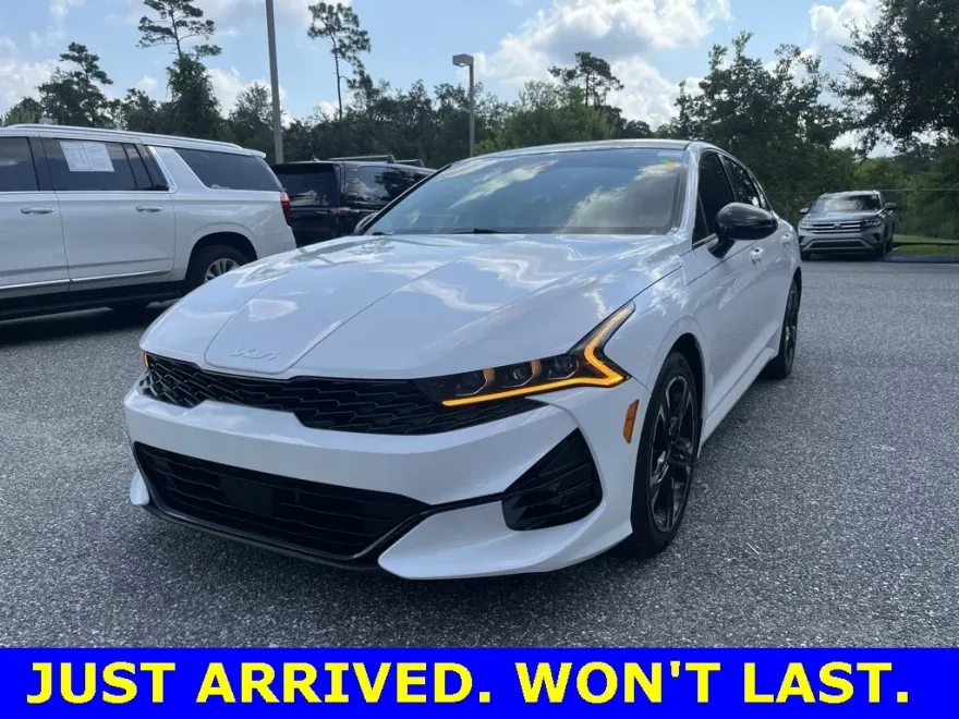 2023 Kia K5 GT-Line photo 1