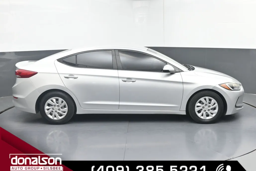 2018 Hyundai Elantra SE photo 1